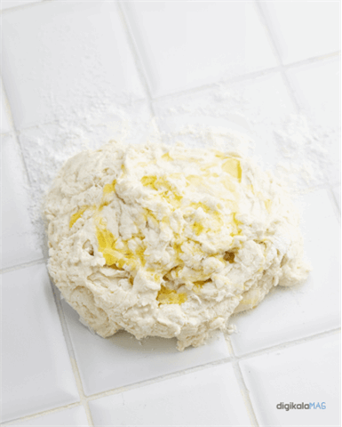 طرز تهیه نان زعتر لبنانی با پنیر خامه‌ای