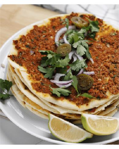 طرز تهیه لاهماجون؛ پیتزایی به روش ترک‌ها