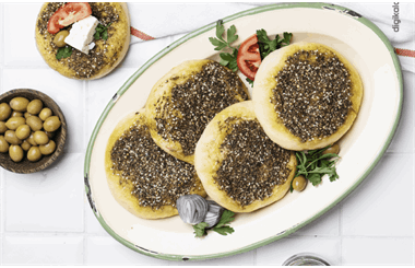 طرز تهیه نان زعتر لبنانی با پنیر خامه‌ای