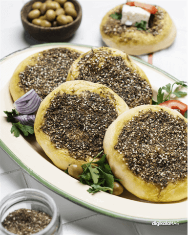 طرز تهیه نان زعتر لبنانی با پنیر خامه‌ای